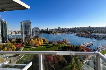 #1702 – 638 Beach Crescent